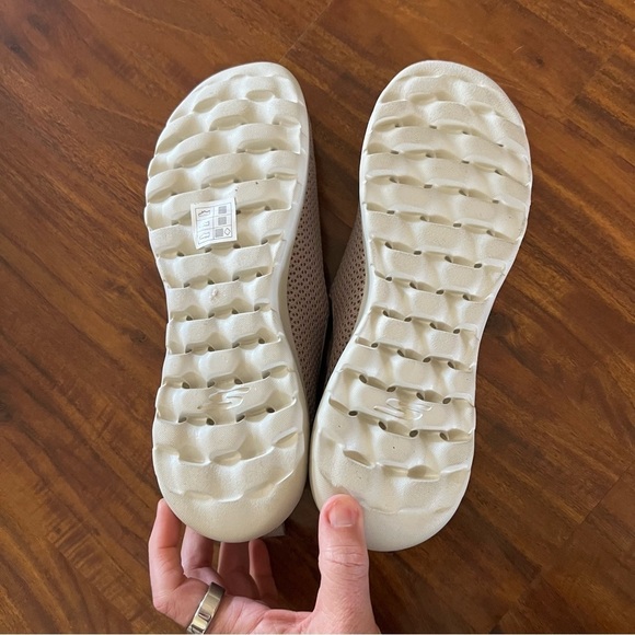 Skechers Slip-ins: GO WALK Joy - Vela NIB Skechers Performance Go Walk Joy Slip-on Womens Taupe size 8.5 Narrow Fit